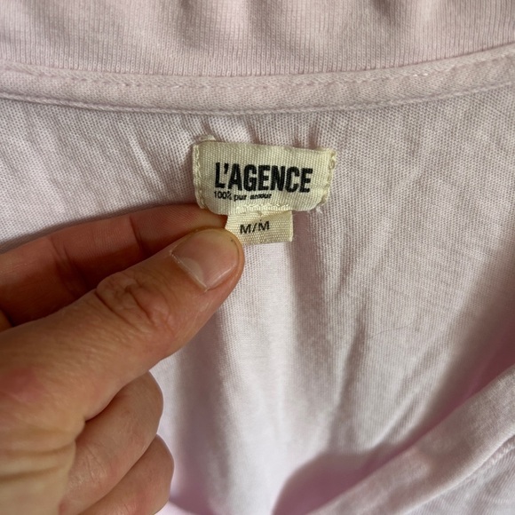 L’AGENCE V-Neck Tee - Picture 2 of 5